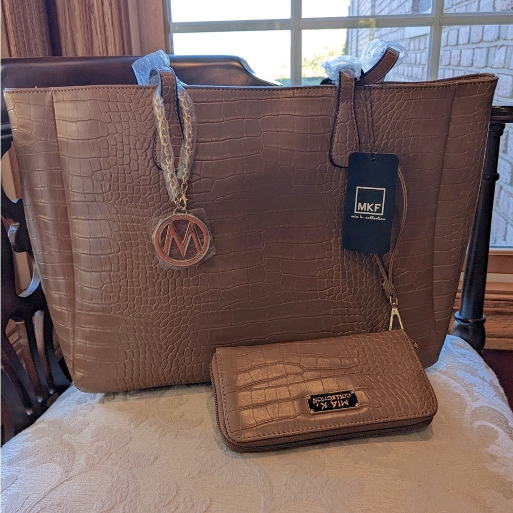 Mia K Collection Sadie Tote w/Matching Wallet ~ NWT